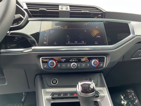 Certified 2025 Audi Q3 2.0T Premium Plus w/ Premium Plus Package AWD/4WD image 29