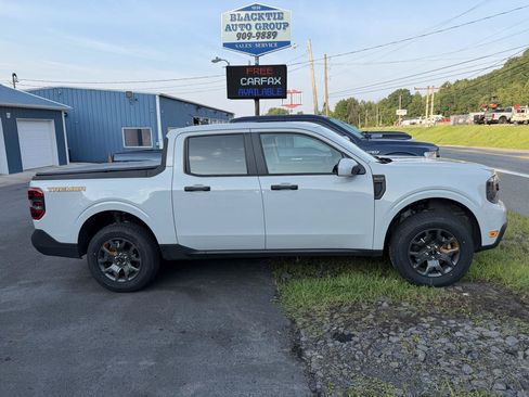 Used 2023 Ford Maverick Tremor w/ Tremor Off-Road Package AWD/4WD image 4