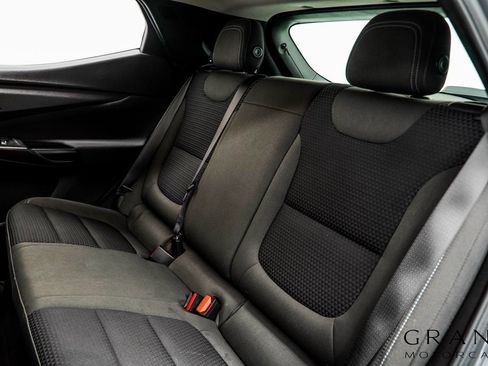 Used 2023 Chevrolet Bolt EUV LT image 40