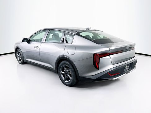 Used 2025 Kia K4 LXS FWD image 5