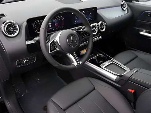 Used 2025 Mercedes-Benz GLA 250 4MATIC image 58