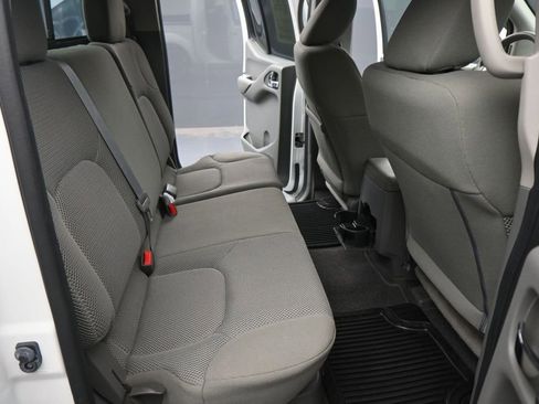 Used 2020 Nissan Frontier SV w/ Midnight Edition Floor Mats RWD image 18