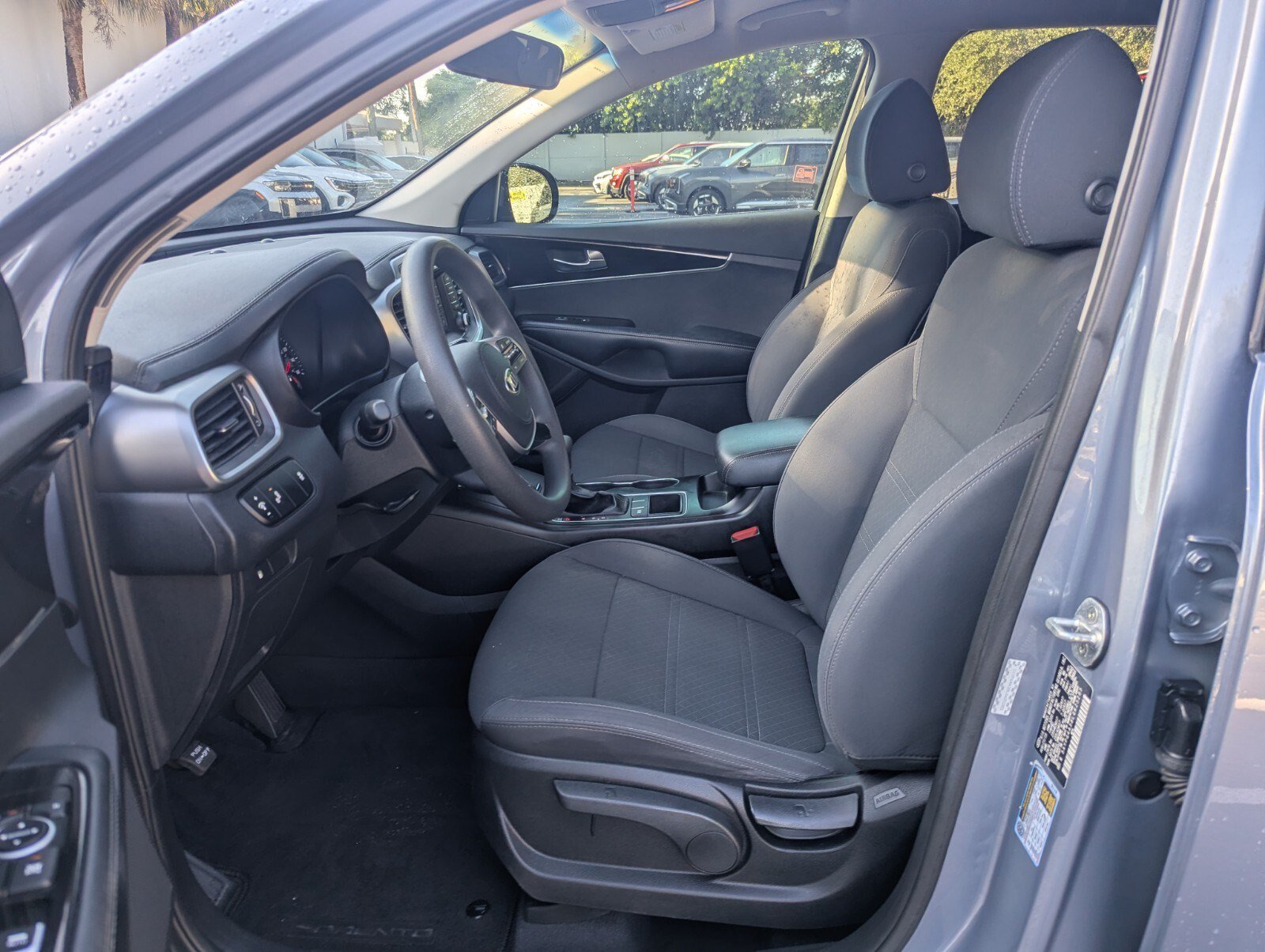 Used 2020 Kia Sorento LX FWD image 22