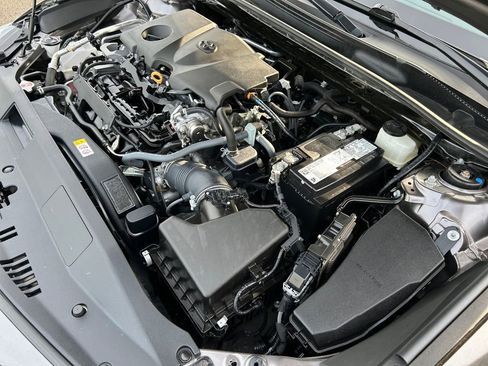 Used 2024 Toyota Camry SE AWD/4WD image 30