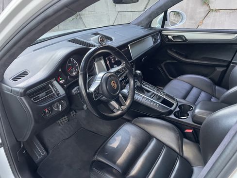 Used 2020 Porsche Macan Turbo image 11
