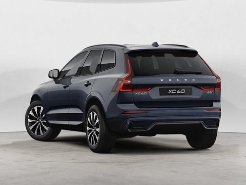 Used 2024 Volvo XC60 B5 Core w/ Protection Package Premier AWD/4WD image 5