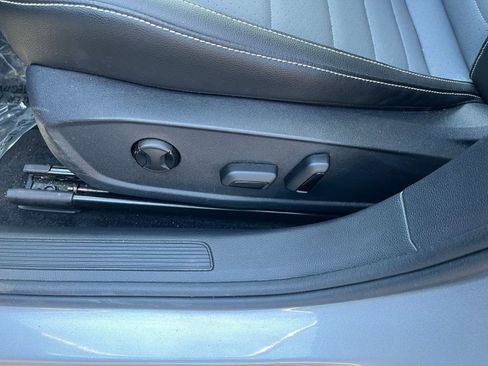 Used 2025 Volkswagen Jetta SE image 22