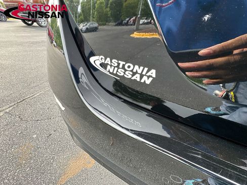 Used 2025 Nissan Sentra SR FWD image 41