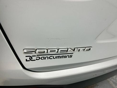 Used 2018 Kia Sorento AWD image 26