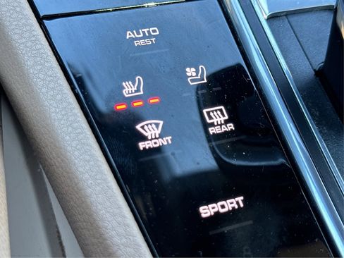 Used 2020 Porsche Cayenne image 45