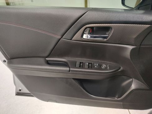 Used 2017 Honda Accord Sport Special Edition image 9