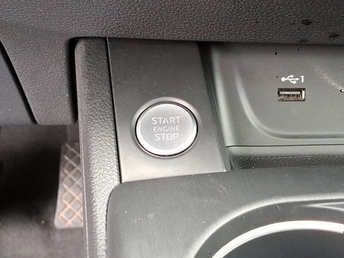 Used 2019 Audi A4 2.0T Premium w/ Convenience Package image 28