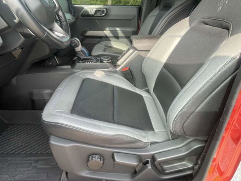 Used 2023 Ford Bronco Black Diamond image 18