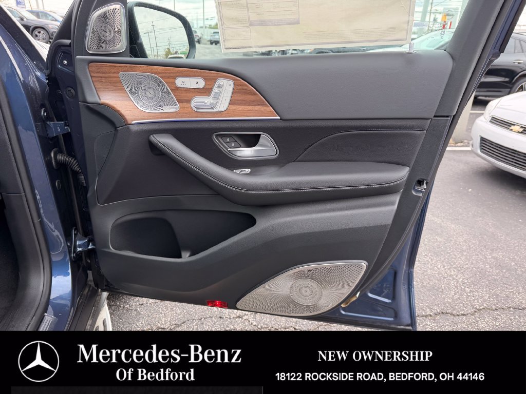 Used 2026 Mercedes-Benz GLS 450 4MATIC image 32