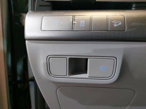 Certified 2025 Hyundai Kona SEL FWD image 25
