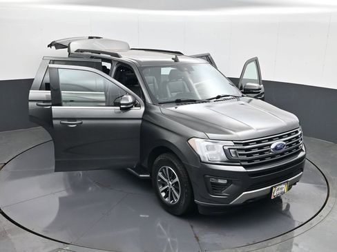 Used 2020 Ford Expedition XLT w/ Equipment Group 202A AWD/4WD image 30