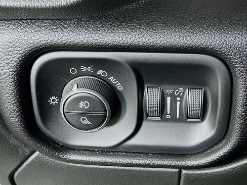 Used 2024 RAM 2500 Laramie image 16