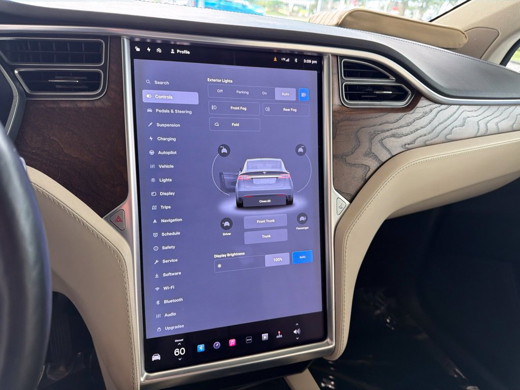 Used 2018 Tesla Model X 100D AWD/4WD image 52