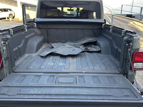 Used 2022 Jeep Gladiator Sport image 30