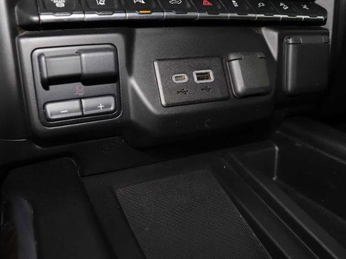 Used 2021 GMC Sierra 3500 Denali w/ Denali Ultimate Package image 34