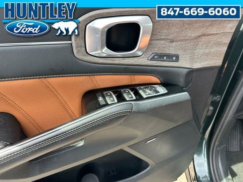 Used 2022 Kia Sorento SX Prestige w/ Rust Color Package AWD/4WD image 23