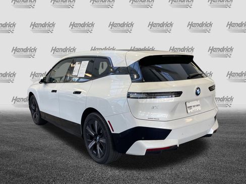 Used 2024 BMW iX xDrive50 w/ Premium Package AWD/4WD image 8