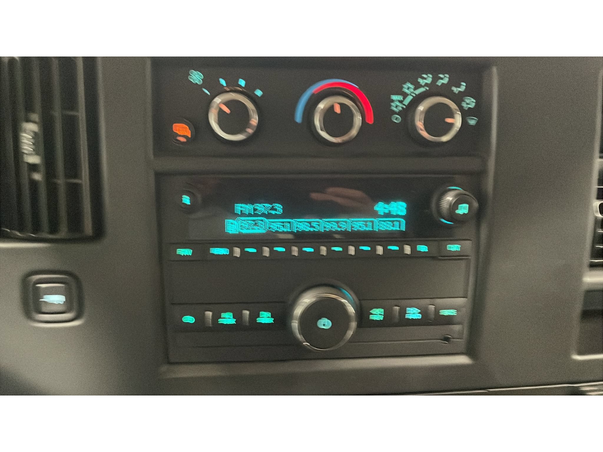 Used 2025 Chevrolet Express 3500 LT w/ LT Preferred Equipment Group RWD image 12