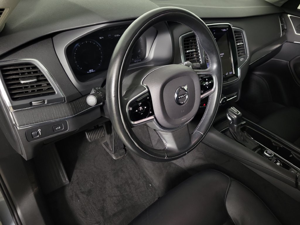 Used 2020 Volvo XC90 T5 Momentum w/ Protection Package Premier FWD image 21