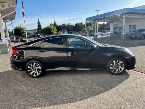 Used 2018 Honda Civic EX image 4