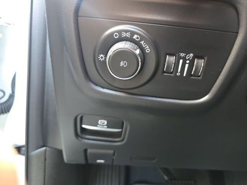 Used 2023 Jeep Grand Cherokee L Summit image 11