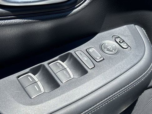 Certified 2024 Honda HR-V EX-L image 23