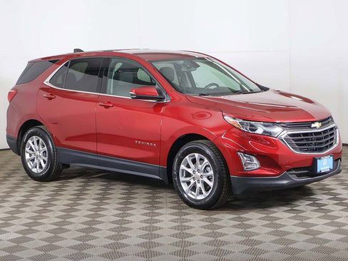 Used 2019 Chevrolet Equinox LT image 2