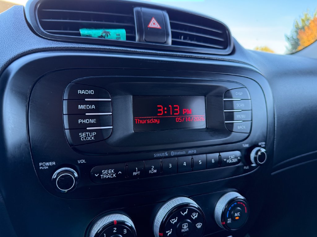 Used 2016 Kia Soul FWD image 26