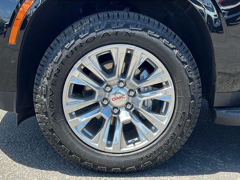 Certified 2025 GMC Yukon XL Denali AWD/4WD image 10