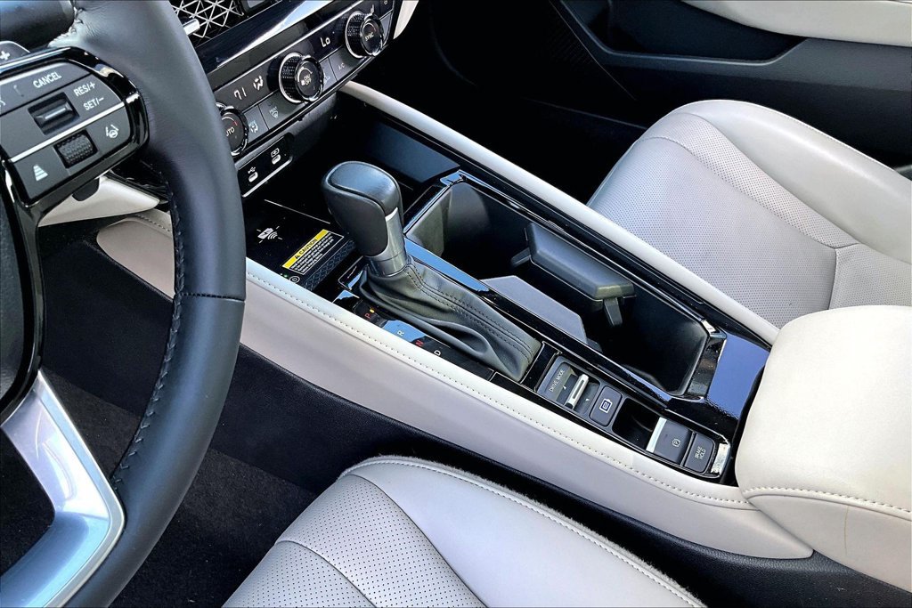 Used 2024 Honda Accord Touring image 15