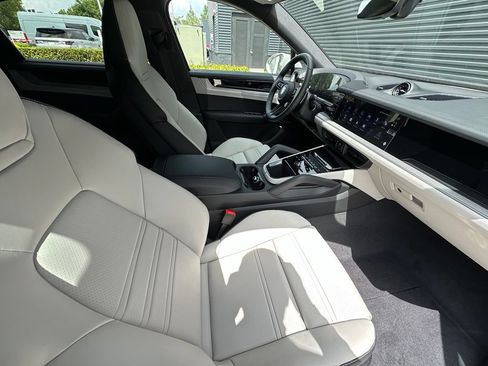 Used 2026 Porsche Cayenne S AWD/4WD image 45