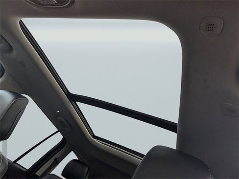 Used 2022 GMC Sierra 1500 SLT w/ SLT Premium Plus Package image 18