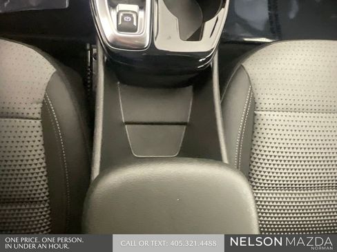 Used 2024 Chevrolet Trax LT FWD image 38