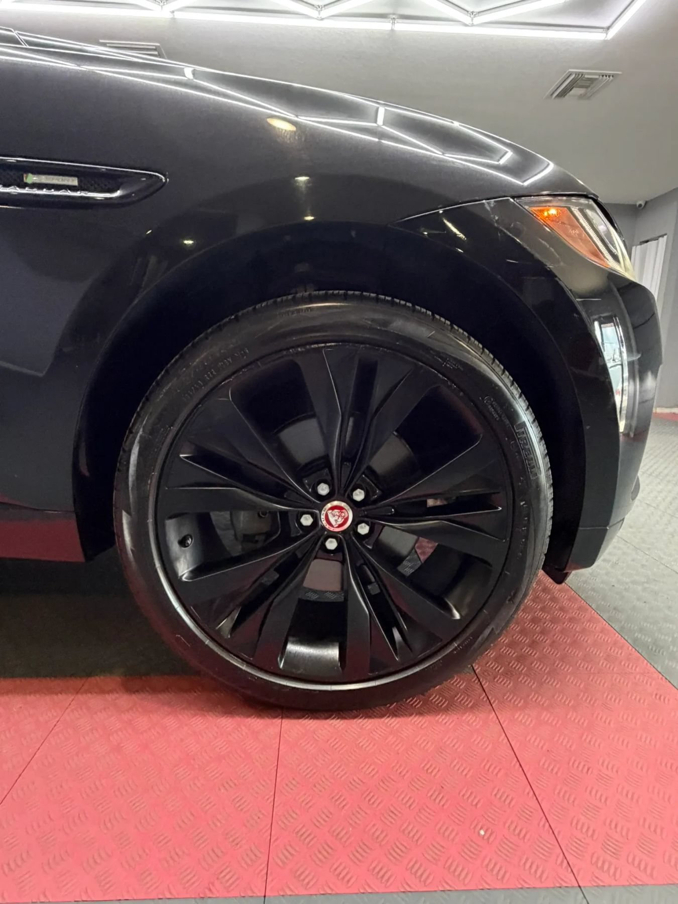 Used 2018 Jaguar F-PACE R-Sport AWD/4WD image 36