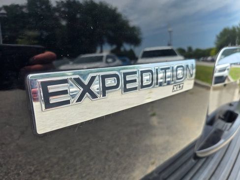 Used 2011 Ford Expedition XLT AWD/4WD image 13