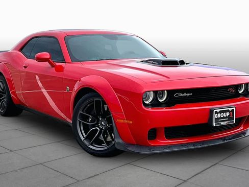 Used 2021 Dodge Challenger R/T Scat Pack RWD image 3