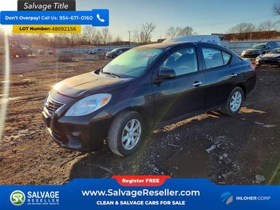 Used 2014 Nissan Versa SV w/ Convenience Package
