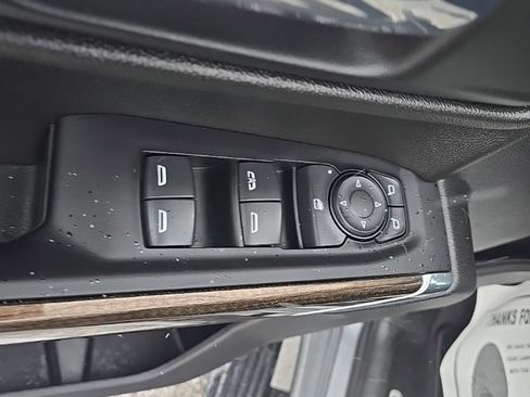 Used 2022 Chevrolet Silverado 1500 LT image 7