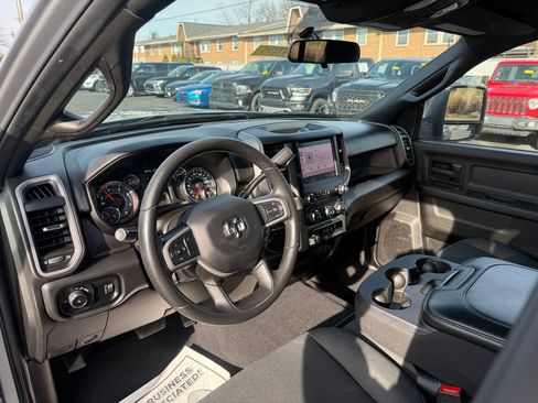 Used 2024 RAM 3500 Tradesman w/ Chrome Appearance Group image 10