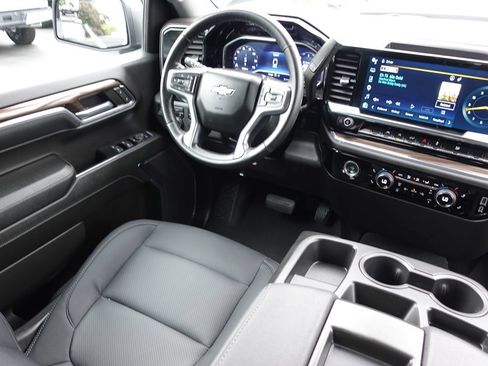 Used 2024 Chevrolet Silverado 1500 LT AWD/4WD image 35