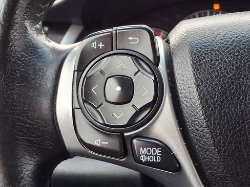 Used 2014 Toyota Camry L image 22