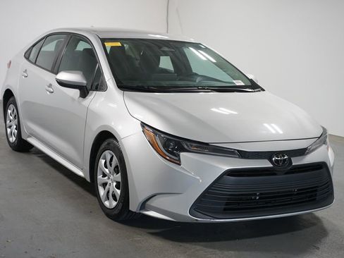Certified 2024 Toyota Corolla LE FWD image 3
