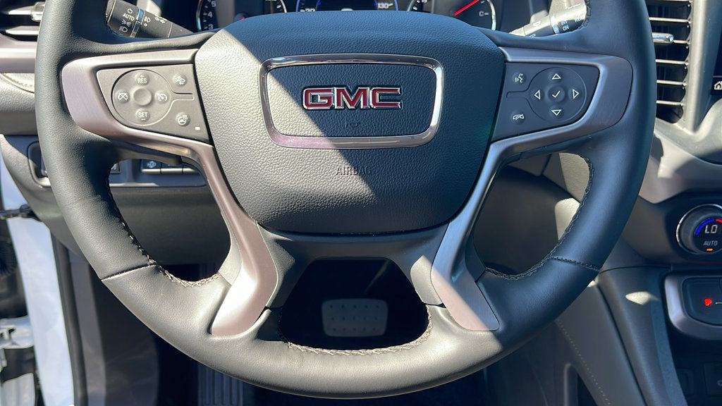 Used 2023 GMC Acadia AT4 w/ Technology Package AWD/4WD image 22