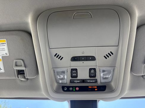 Used 2019 GMC Terrain SLT w/ Preferred Package FWD image 19