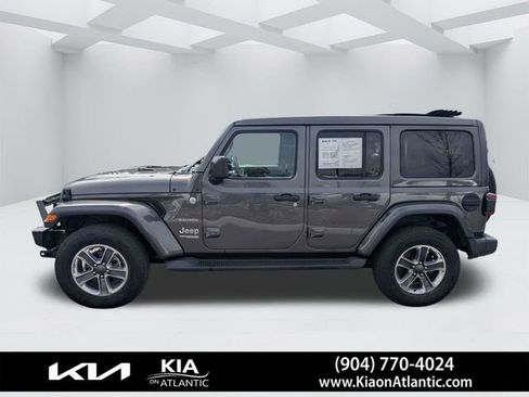 Used 2021 Jeep Wrangler Unlimited Sahara image 6